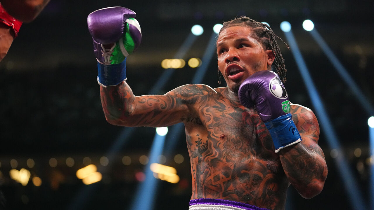 Boxing: Gervonta Davis in action, throws a punch Ryan Garcia during fight at T-Mobile Arena. Las Vegas, NV 4/22/2023 CREDIT: Erick W. Rasco (Set Number: X164350 TK1)
