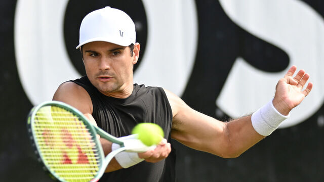 11 June 2024, Baden-Württemberg, Stuttgart: Tennis: ATP Tour - Stuttgart, Singles, Men, 1st round. Giron (USA) - Murray (Great Britain). Marcos Giron in action. Photo: Marijan Murat/dpa
