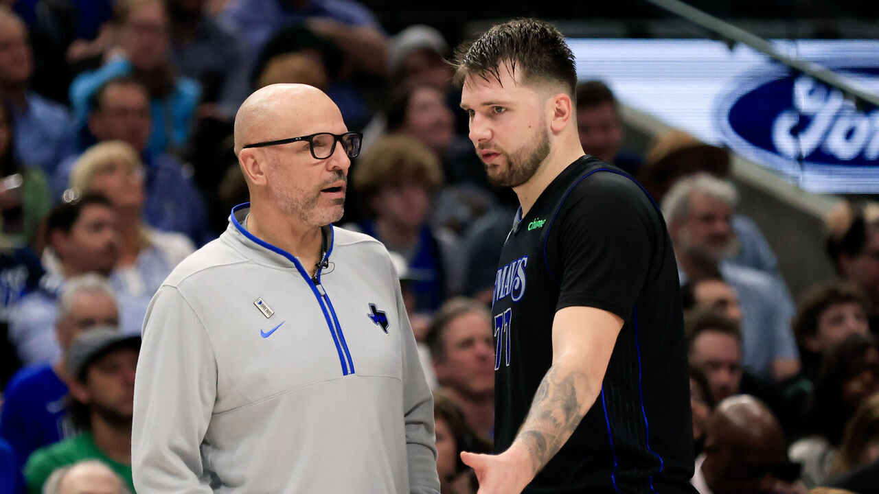 DALLAS, TEXAS - MAY 03: Head coach Jason Kidd of the Dallas Mavericks talks with Luka Doncic #77 during the third quarter against the Los Angeles Clippers in Game Six of the Western Conference First Round Playoffs at American Airlines Center on May 03, 2024 in Dallas, Texas. NOTE TO USER: User expressly acknowledges and agrees that, by downloading and/or using this Photograph, user is consenting to the terms and conditions of the Getty Images License Agreement.