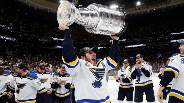 BOSTON, MASSACHUSETTS - JUNE 12: Alexander Steen #20 of the St. Louis Blues hoists the cup after defeating the Boston Bruins 4-1 to win Game Seven of the 2019 NHL Stanley Cup Final at TD Garden on June 12, 2019 in Boston, Massachusetts.