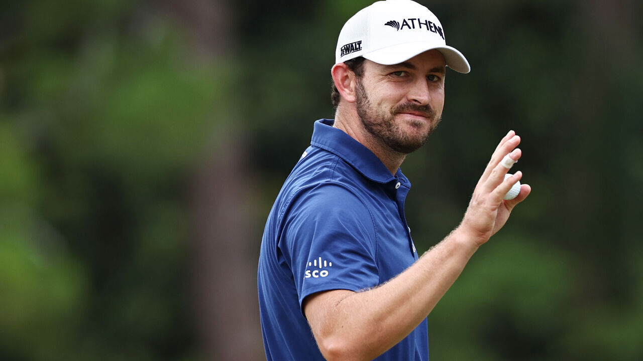 PINEHURST, NORTH CAROLINA - JUNE 13: Patrick Cantlay of the United States acknowledges the crowd on the ninth green during the first round of the 124th U.S. Open at Pinehurst Resort on June 13, 2024 in Pinehurst, North Carolina.