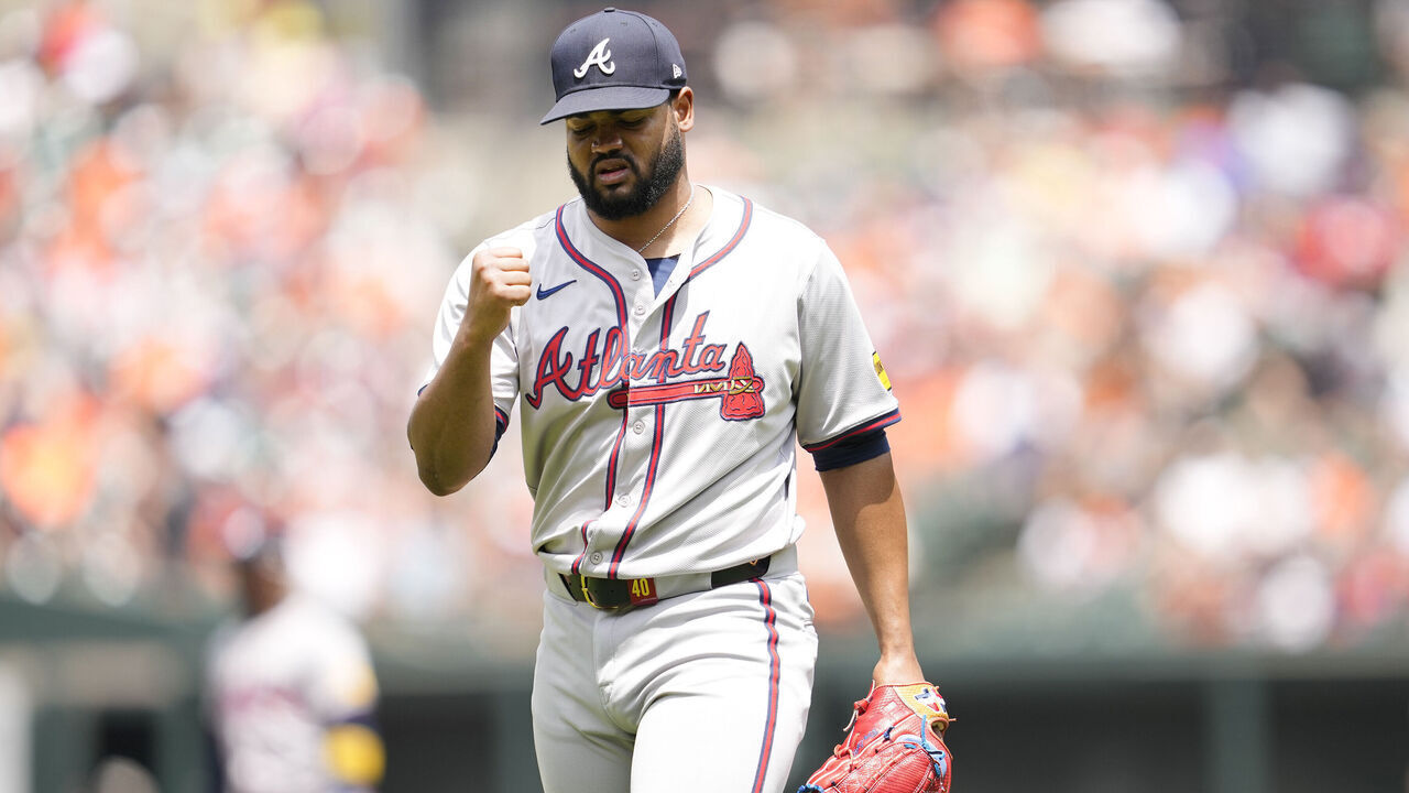 BALTIMORE, MD - JUNE 13: Reynaldo López #40 of the Atlanta Braves celebrates an out the third innings during a baseball game against the Baltimore Orioles at the Oriole Park at Camden Yards on June 13, 2024 in Baltimore, Maryland. Photo by Mitchell Layton/Getty Images)
