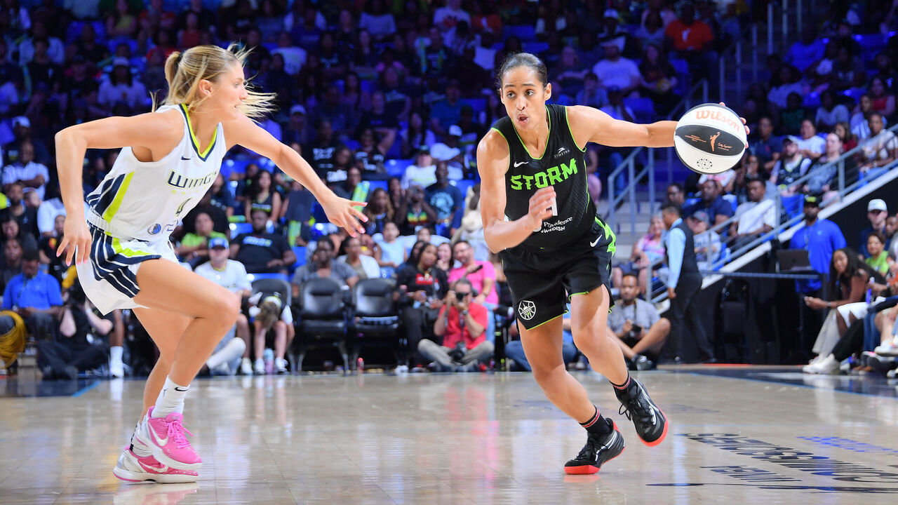 ARLINGTON, TX - JUNE 13: Skylar Diggins-Smith #4 of the Seattle Storm goes to the basket during the game against the Dallas Wings during the 2024 WNBA Commissioner's Cup Game on June13, 2024 at the College Park Center in Arlington, TX. Mandatory Copyright Notice: Copyright 2024 NBAE