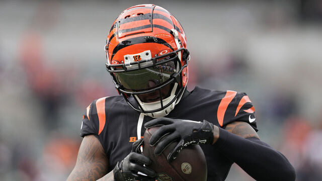 CINCINNATI, OHIO - DECEMBER 16: Tee Higgins #5 of the Cincinnati Bengals warms up prior to a NFL football game against the Minnesota Vikings at Paycor Stadium on December 16, 2023 in Cincinnati, Ohio.