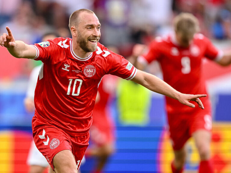 Eriksen scores 3 years after collapse at Euros but Denmark draws Slovenia Eriksen scores 3 years after collapse at Euros but Denmark draws Slovenia