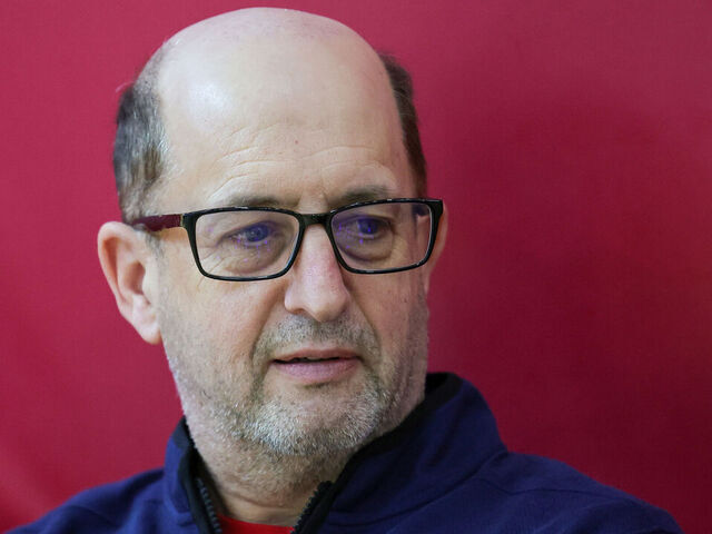 LAS VEGAS, NEVADA - AUGUST 06: Jeff Van Gundy attends a practice session during the team's training camp at the Mendenhall Center at UNLV as the team gets ready for the FIBA Men’s Basketball World Cup on August 06, 2023 in Las Vegas, Nevada.