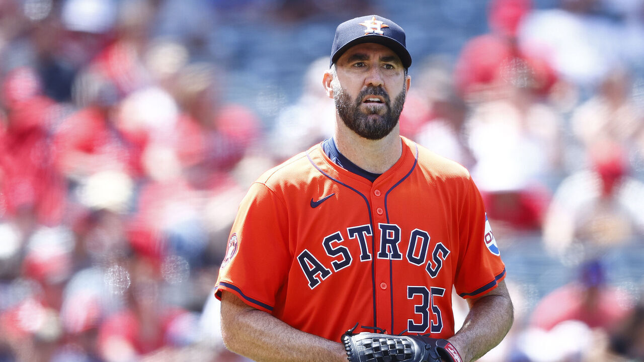 ANAHEIM, CALIFORNIA - JUNE 09: Justin Verlander #35 of the Houston Astros at Angel Stadium of Anaheim on June 09, 2024 in Anaheim, California.