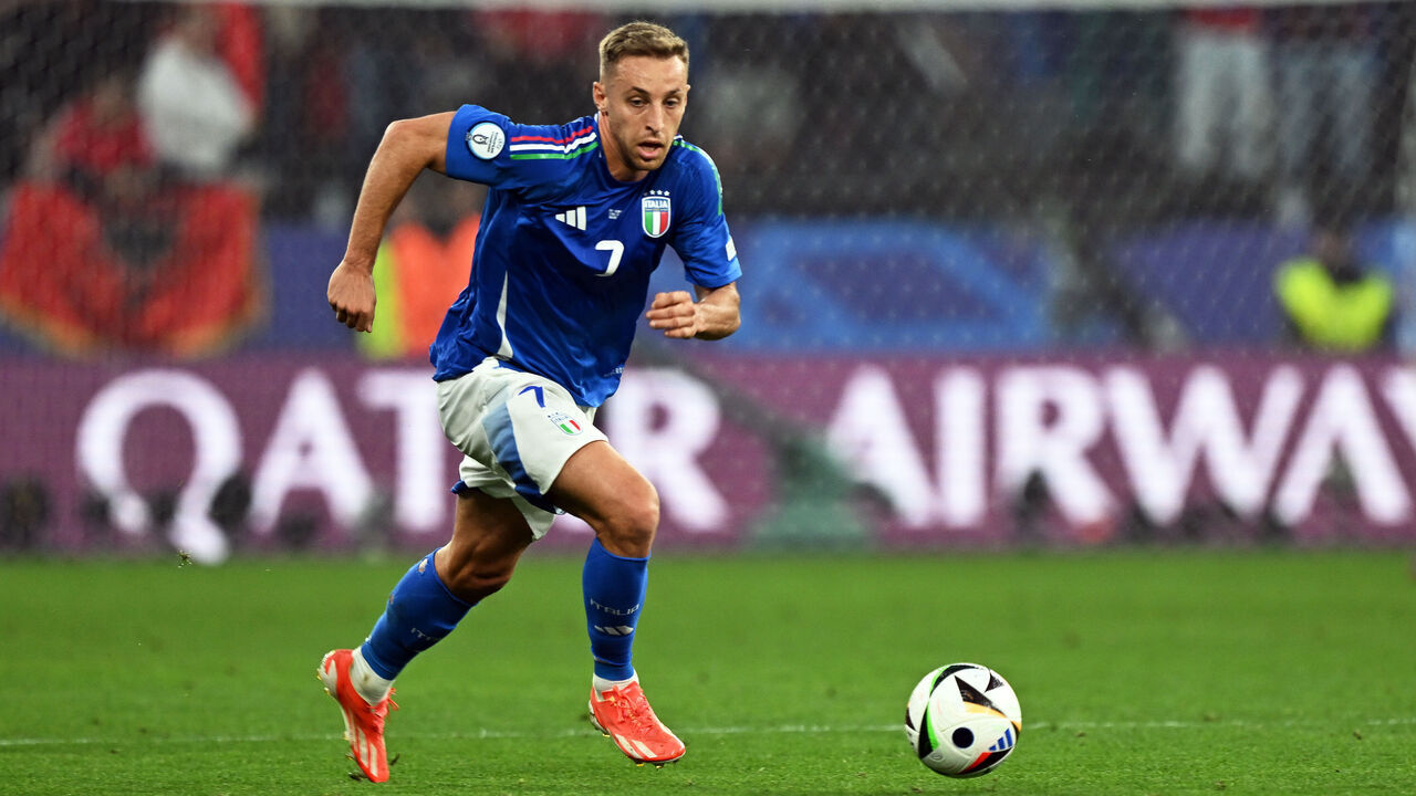 15 June 2024, North Rhine-Westphalia, Dortmund: Soccer, UEFA Euro 2024, European Championship, Italy - Albania, Preliminary round, Group B, Matchday 1, Dortmund stadium, Italy's Davide Frattesi in action. Photo: Bernd Thissen/dpa