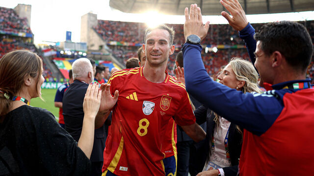 BERLIN, GERMANY - JUNE 15: Fabian Ruiz of Spain celebrates victory with his team during the UEFA EURO 2024 group stage match between Spain and Croatia at Olympiastadion on June 15, 2024 in Berlin, Germany.
