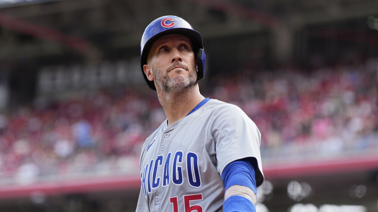 CINCINNATI, OHIO - JUNE 08: Yan Gomes #15 of the Chicago Cubs warms up in the batter's box during a baseball game against the Cincinnati Reds at Great American Ball Park on June 08, 2024 in Cincinnati, Ohio.