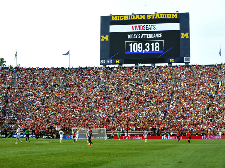 Manchester United Beats Real Madrid In Front Of Record Crowd At manchester-united-beats-real-madrid-in-front-of-record-crowd-at