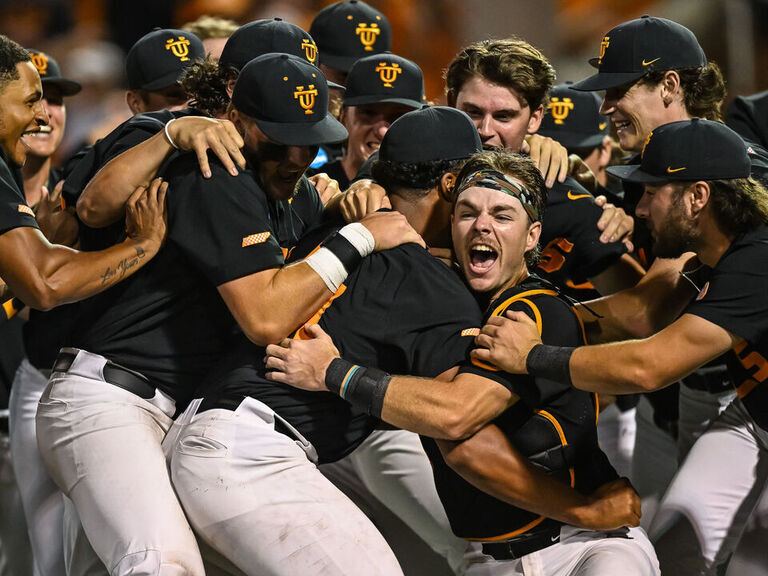 Tennessee beats Florida State, 1st No. 1 national seed since 2009 to