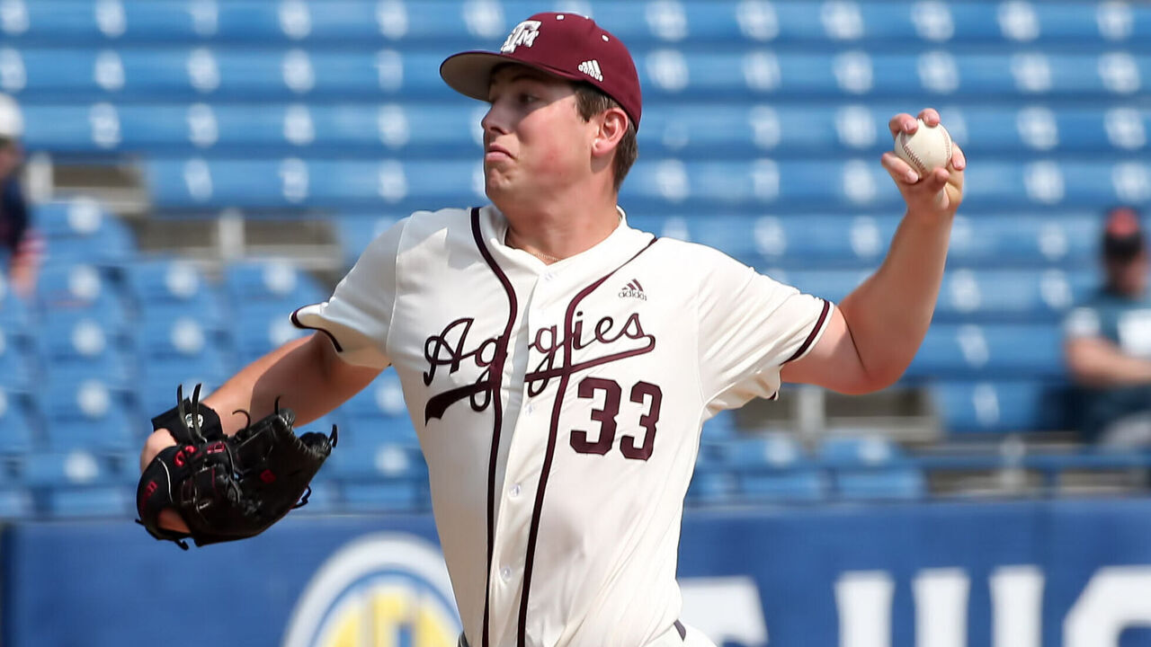 HOOVER, AL - MAY 25: Texas A&M Aggies pitcher Justin Lamkin (33) during the 2023 SEC Baseball Tournament game between the Texas A&M Aggies and the South Carolina Gamecocks on May 25, 2023 at Hoover Metropolitan Stadium in Hoover, Alabama.