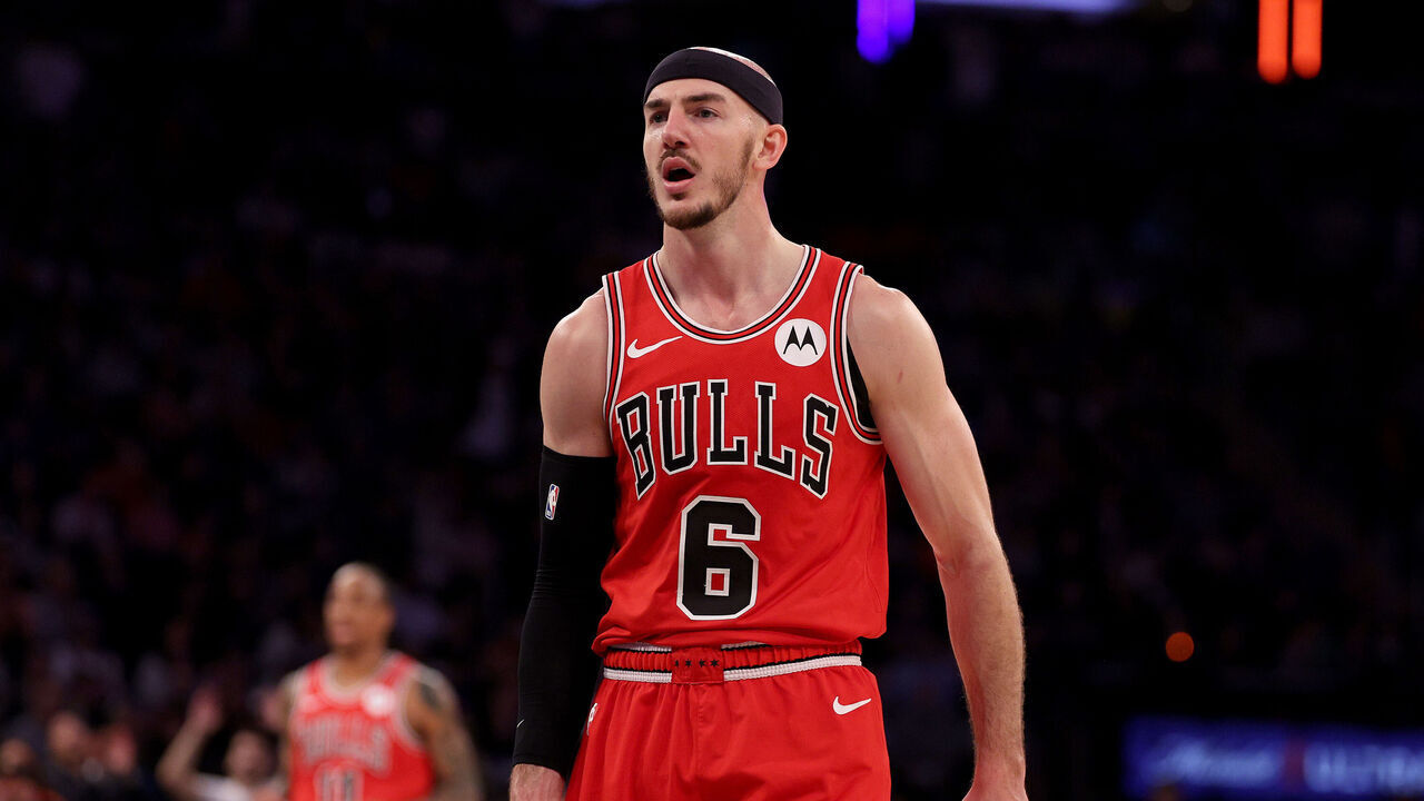 NEW YORK, NEW YORK - APRIL 14: Alex Caruso #6 of the Chicago Bulls reacts in the overtime period against the New York Knicks at Madison Square Garden on April 14, 2024 in New York City. The New York Knicks defeated the Chicago Bulls 120-119 in OT.