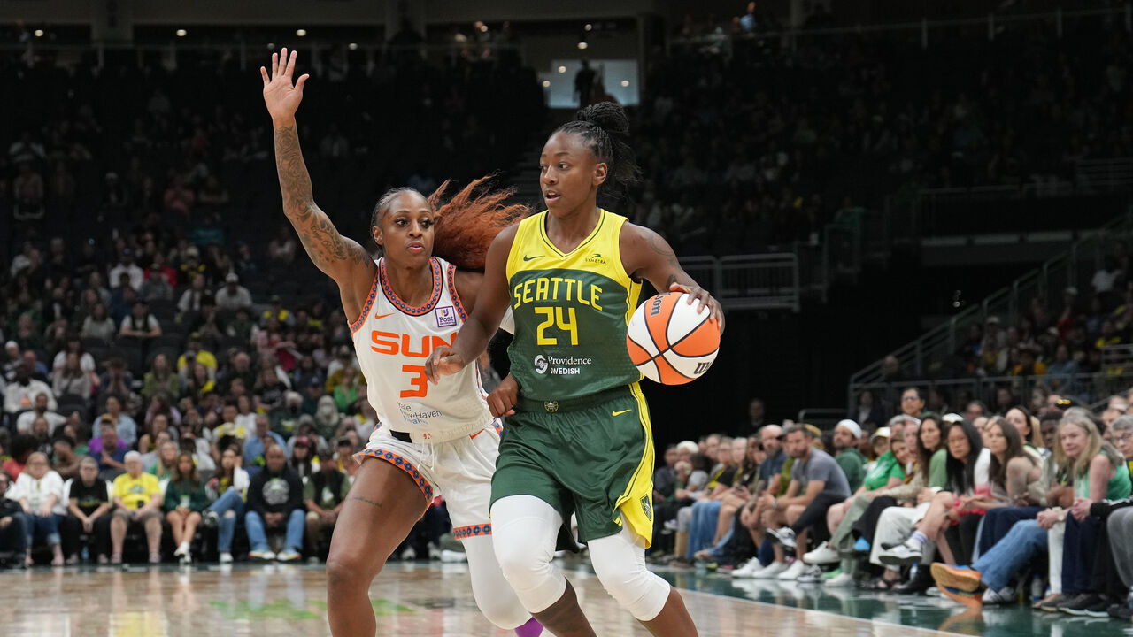 SEATTLE, WA - JUNE 23: Jewell Loyd #24 of the Seattle Storm dribbles the ball during the game against the Connecticut Sun on June 23, 2024 at Climate Pledge Arena in Seattle, Washington. Mandatory Copyright Notice: Copyright 2024 NBAE