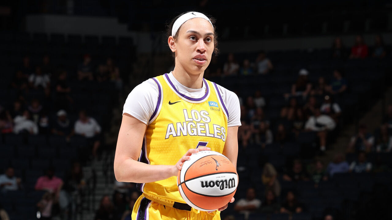 MINNEAPOLIS, MN - JUNE 14: Dearica Hamby #5 of the Los Angeles Sparks prepares to shoot a free throw during the game against the Minnesota Lynx on June 14, 2024 at Target Center in Minneapolis, Minnesota. Mandatory Copyright Notice: Copyright 2024 NBAE