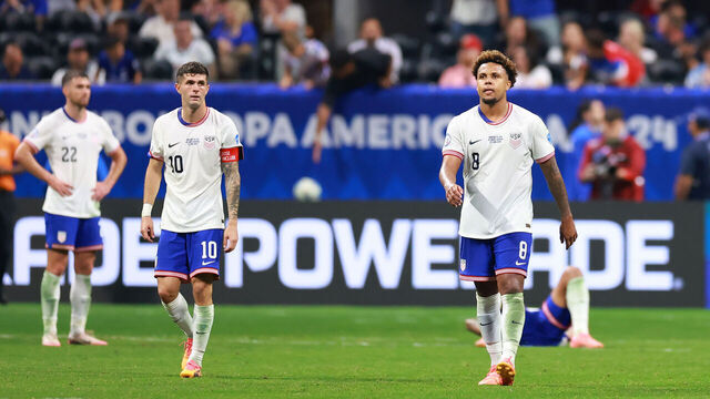 ATLANTA, GEORGIA - JUNE 27: Players of United States look dejected after losing the CONMEBOL Copa America USA 2024 Group C match between Panama and United States at Mercedes-Benz Stadium on June 27, 2024 in Atlanta, Georgia.