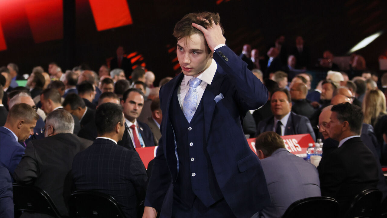 LAS VEGAS, NEVADA - JUNE 28: Beckett Sennecke is selected by the Anaheim Ducks with the third overall pick during the first round of the 2024 Upper Deck NHL Draft at Sphere on June 28, 2024 in Las Vegas, Nevada.