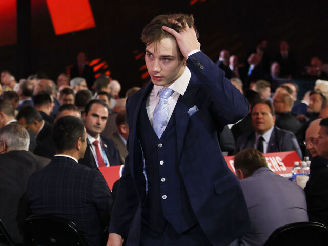 LAS VEGAS, NEVADA - JUNE 28: Beckett Sennecke is selected by the Anaheim Ducks with the third overall pick during the first round of the 2024 Upper Deck NHL Draft at Sphere on June 28, 2024 in Las Vegas, Nevada.