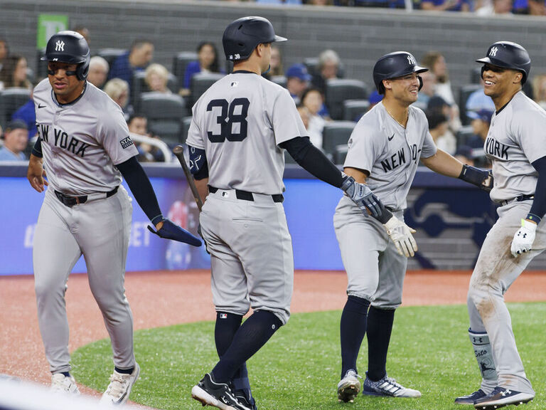 Yankees score season-high 16 runs in rout of Blue Jays | theScore.com