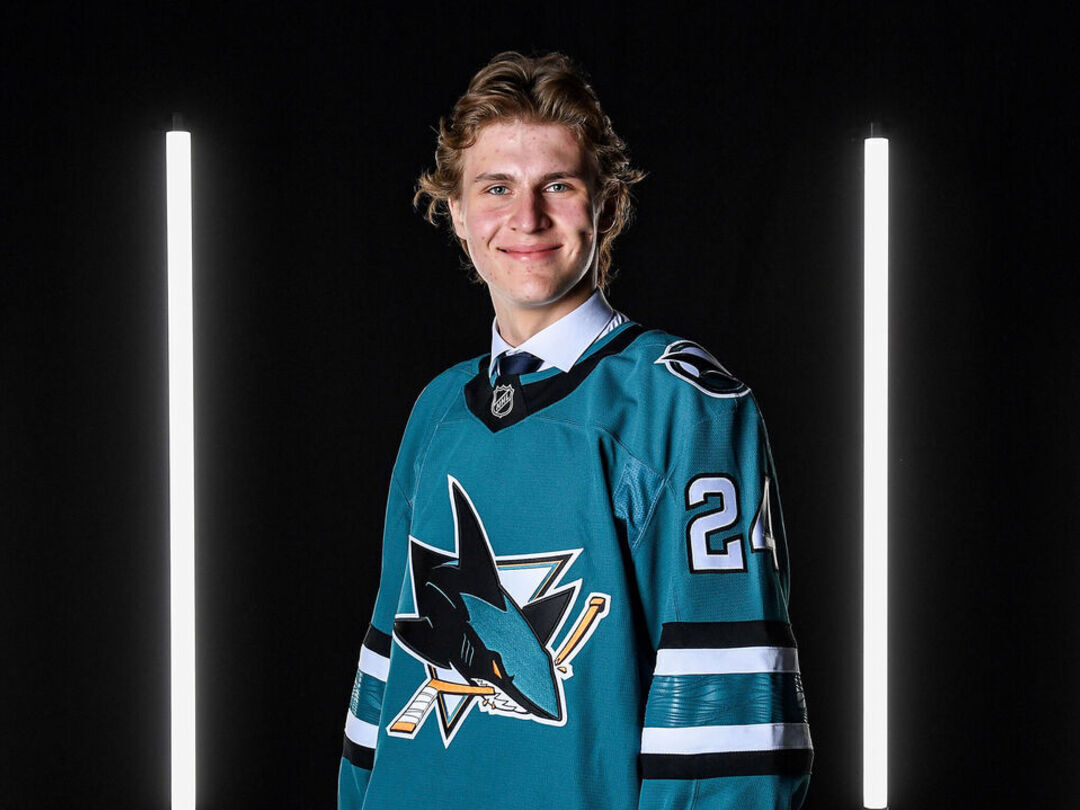Sharks pick Igor Chernyshov to kick off Day 2 of draft