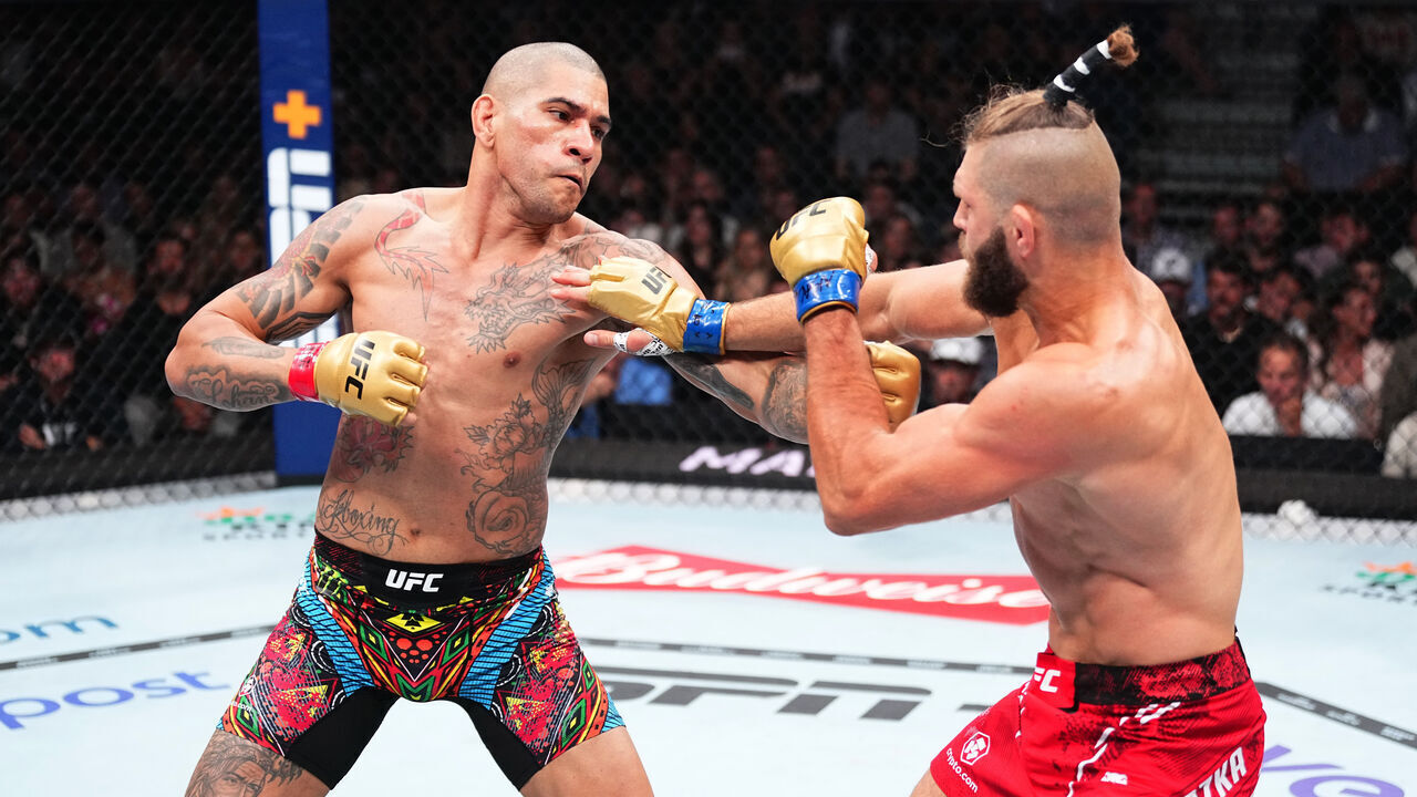LAS VEGAS, NEVADA - JUNE 29: (L-R) Alex Pereira of Brazil battles with Jiri Prochazka of the Czech Republic in the UFC light heavyweight championship fight during the UFC 303 event at T-Mobile Arena on June 29, 2024 in Las Vegas, Nevada.