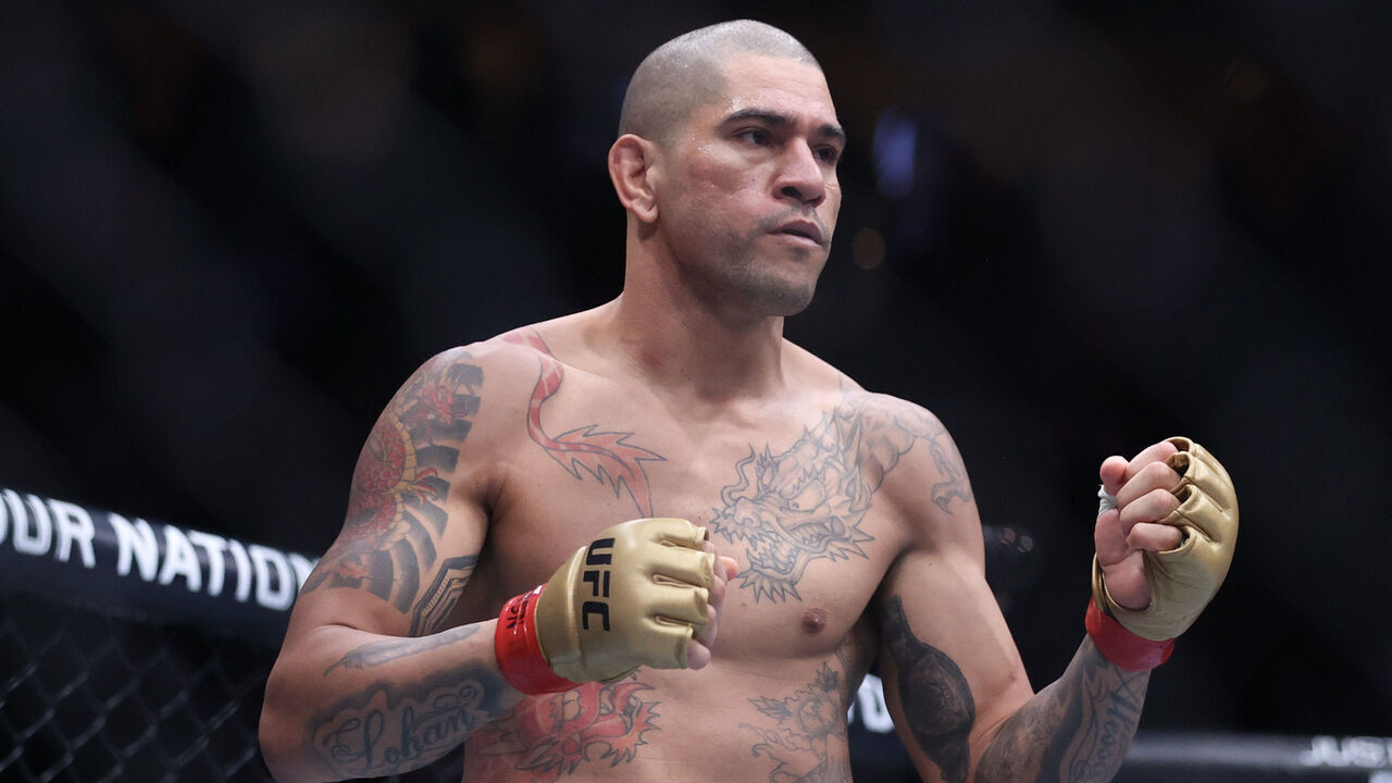 LAS VEGAS, NEVADA - JUNE 29: Alex Pereira of Brazil fights during a light heavyweight championship bout during UFC 303 at T-Mobile Arena on June 29, 2024 in Las Vegas, Nevada.