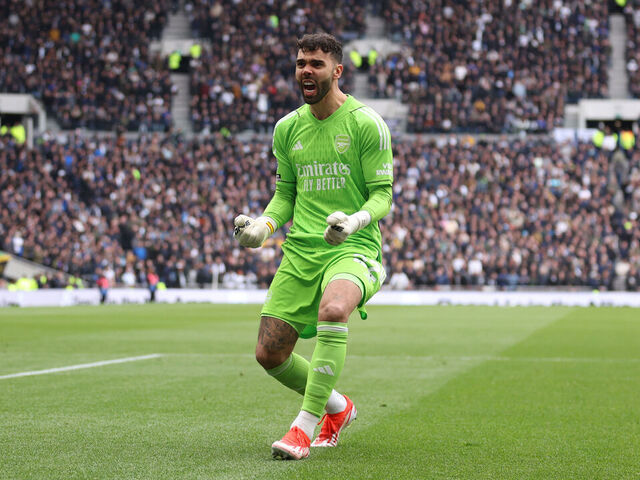 LONDON, ENGLAND - APRIL 28: David Raya of Arsenal celebrayes during the Premier League match between Tottenham Hotspur and Arsenal FC at Tottenham Hotspur Stadium on April 28, 2024 in London, England.