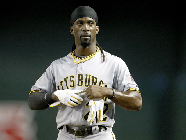 Report: McCutchen could miss 3-to-4 weeks with 'serious' oblique injury