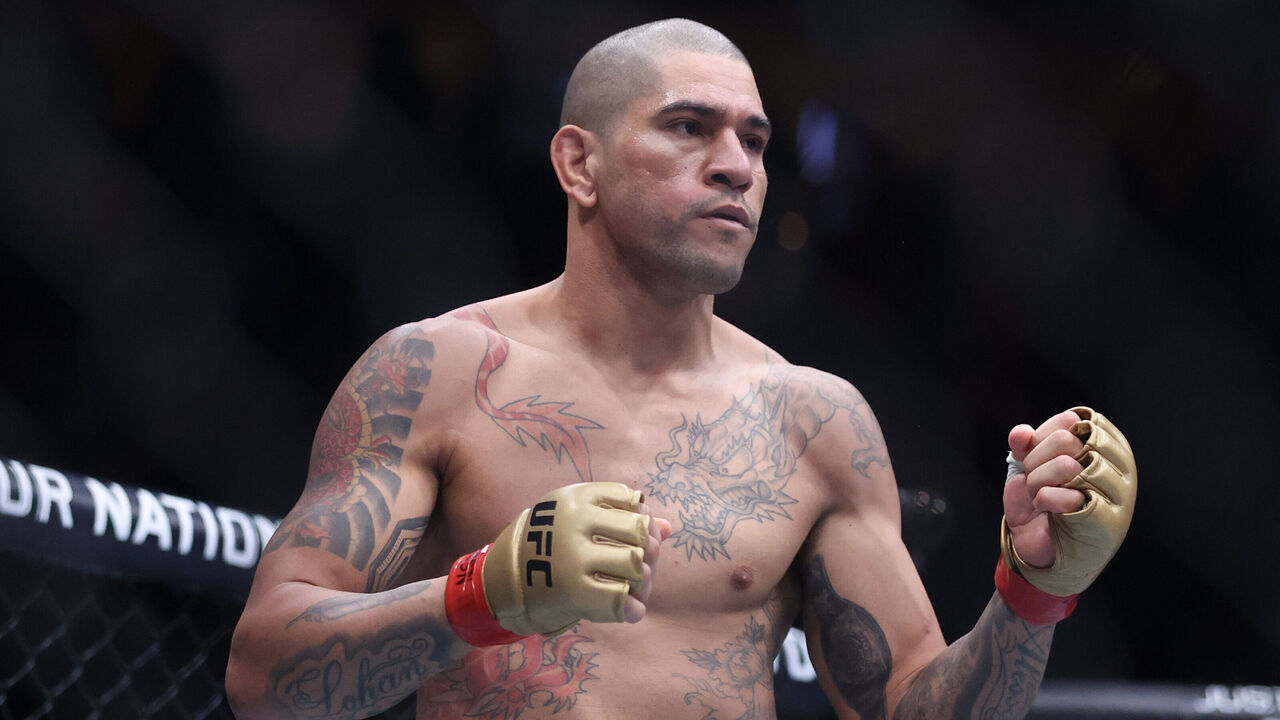 LAS VEGAS, NEVADA - JUNE 29: Alex Pereira of Brazil fights during a light heavyweight championship bout during UFC 303 at T-Mobile Arena on June 29, 2024 in Las Vegas, Nevada.