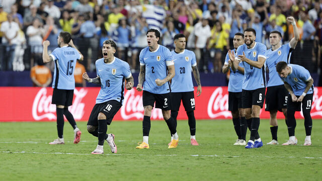LAS VEGAS, NEVADA - JULY 06: Players of Uruguay celebrates during the CONMEBOL Copa America 2024 quarter-final match between Uruguay and Brazil at Allegiant Stadium on July 06, 2024 in Las Vegas, Nevada.