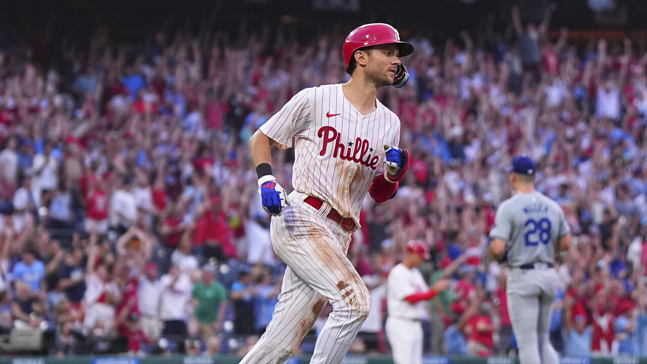 PHILADELPHIA, PENNSYLVANIA - JULY 9: Trea Turner #7 of the Philadelphia Phillies rounds the bases on his grand slam home run in the bottom of the fourth inning against the Los Angeles Dodgers at Citizens Bank Park on July 9, 2024 in Philadelphia, Pennsylvania.