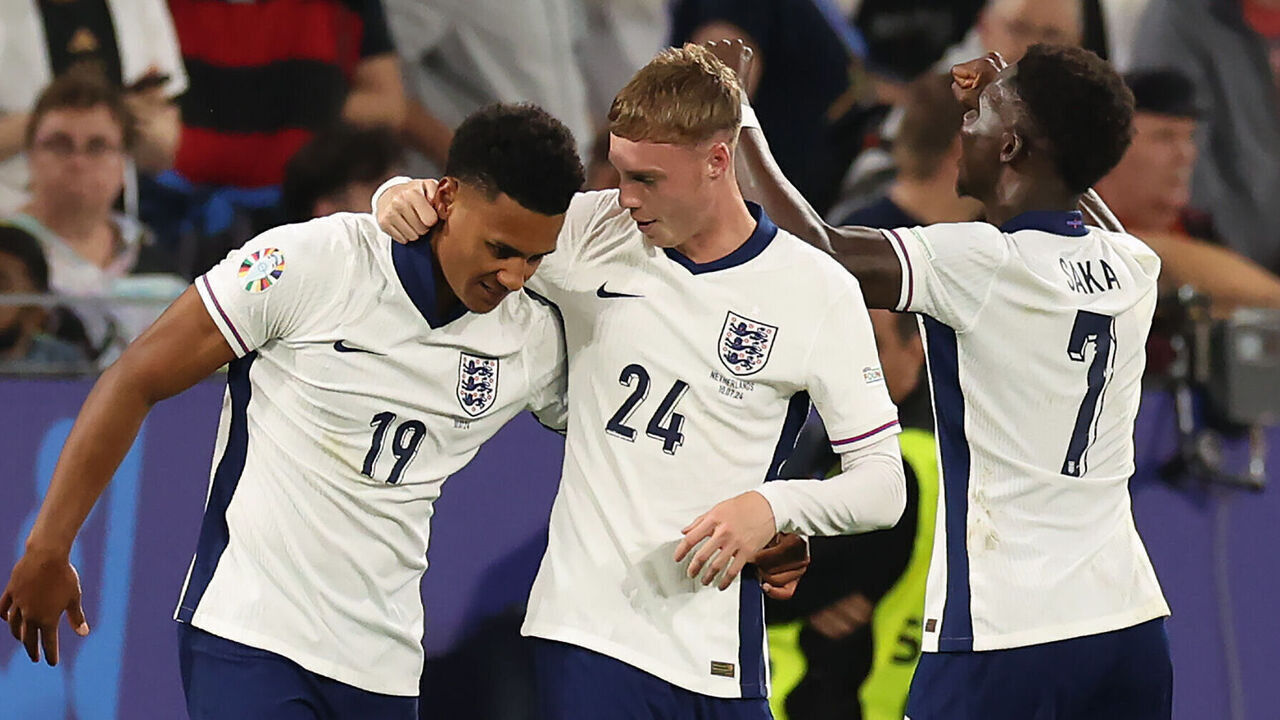 DORTMUND, GERMANY - JULY 10: Ollie Watkins of England celebrates with Cole Palmer of England during the UEFA EURO 2024 semi-final match between Netherlands and England at Football Stadium Dortmund on July 10, 2024 in Dortmund, Germany.