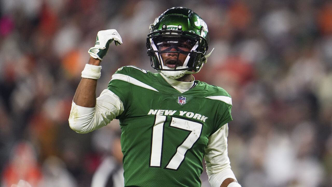 CLEVELAND, OH - DECEMBER 28: Garrett Wilson #17 of the New York Jets looks on from the field during an NFL football game against the Cleveland Browns at Cleveland Browns Stadium on December 28, 2023 in Cleveland, Ohio.