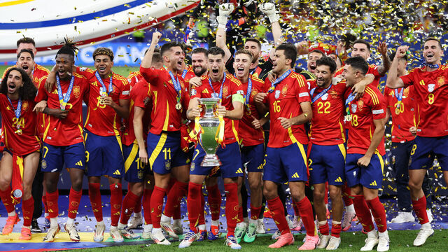 BERLIN, GERMANY - JULY 14: Alvaro Morata of Spain lifts the UEFA Euro 2024 Henri Delaunay Trophy after his team's victory during the UEFA EURO 2024 final match between Spain and England at Olympiastadion on July 14, 2024 in Berlin, Germany.
