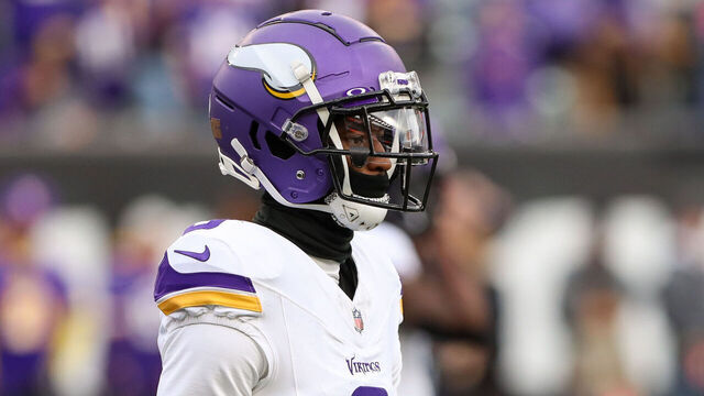 CINCINNATI, OH - DECEMBER 16: Minnesota Vikings wide receiver Jordan Addison (3) warms up before the game against the Minnesota Vikings and the Cincinnati Bengals on December 16, 2023, at Paycor Stadium in Cincinnati, OH.