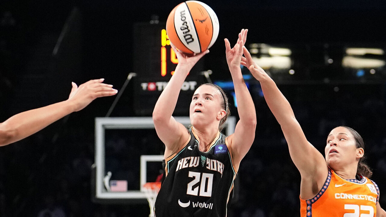 BROOKLYN, NY - JULY 16: Sabrina Ionescu #20 of the New York Liberty shoots the ball during the game against the Connecticut Sun on July 16, 2024 in Brooklyn, New York. Mandatory Copyright Notice: Copyright 2024 NBAE