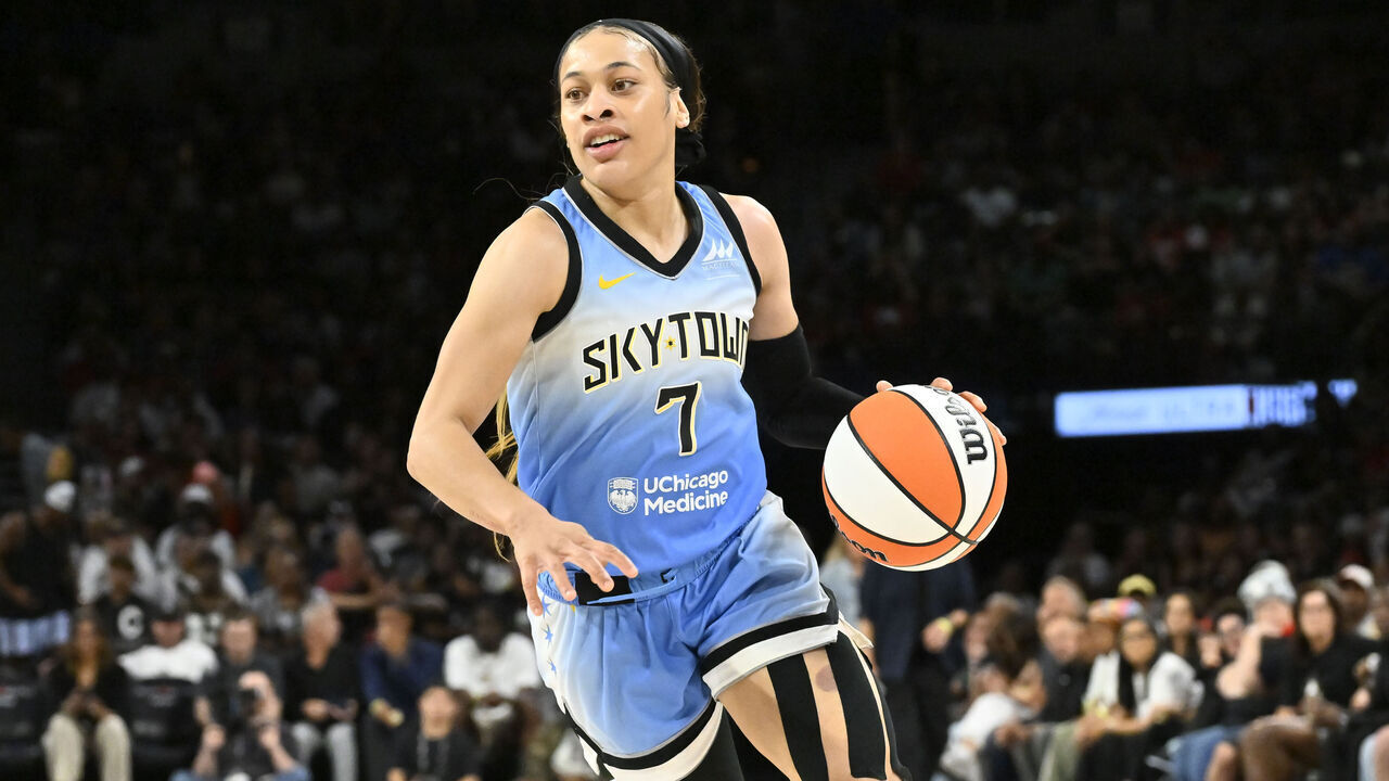 LAS VEGAS, NV - JULY 16: Chennedy Carter #7 of the Chicago Sky dribbles the ball during the game against the Las Vegas Aces on July 16, 2024 at Michelob ULTRA Arena in Las Vegas, Nevada. Mandatory Copyright Notice: Copyright 2024 NBAE