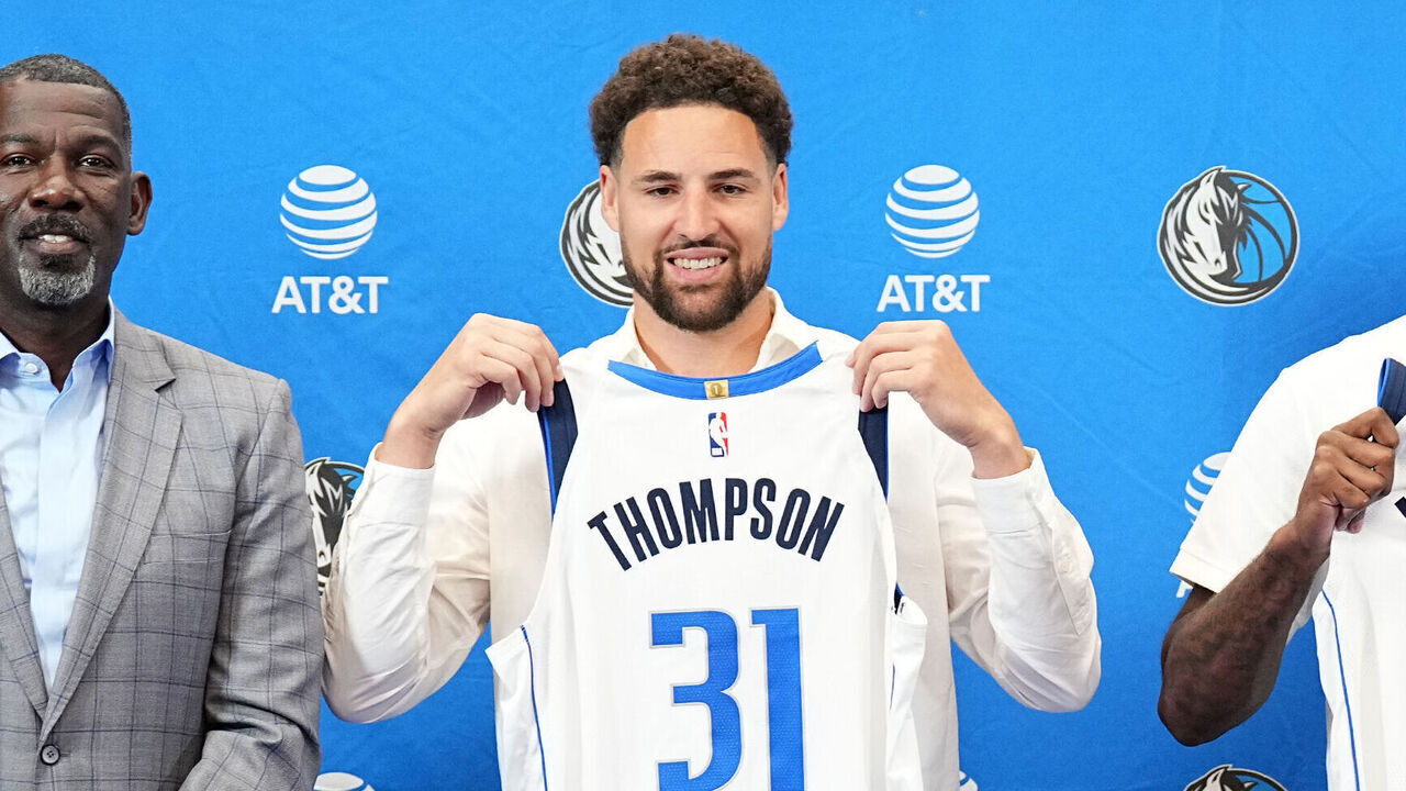 DALLAS TX - JULY 9: The Dallas Mavericks introduce Klay Thompson #31 , Quentin Grimes #5 and Naji Marshall #13 during a press conference on July 9, 2024 at American Airlines Arena in Dallas Texas. Mandatory Copyright Notice: Copyright 2024 NBAE (Photos by Glenn James/NBAE via Getty Images)