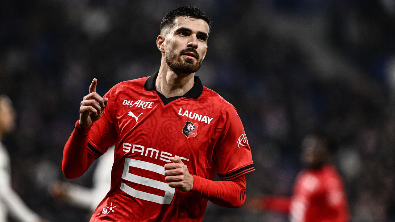 Rennes' French forward #07 Martin Terrier celebrates after scoring a goal during the French L1 football match between Olympique Lyonnais (OL) and Stade Rennais at The Groupama Stadium in Decines-Charpieu, central-eastern France on January 26, 2024.