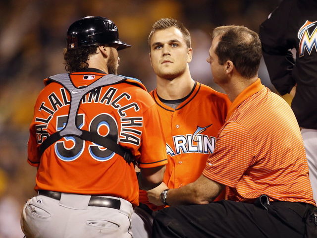 White Sox reliever Jennings begins using protective inserts in cap