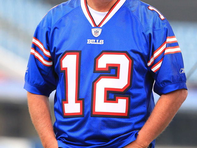 Report: Jim Kelly meets with Bills trust, hopes to partner with bigger group