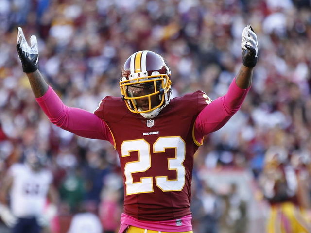 PHOTO: Injured DeAngelo Hall gives jersey to young fan who offered to pray for him