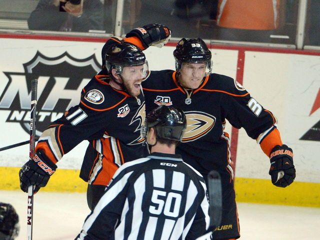Ducks re-sign Silfverberg to 1-year, $850K contract
