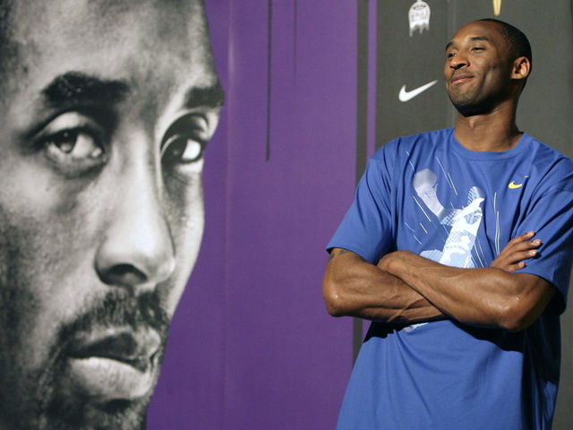 PHOTO: Sculpture of Kobe Bryant being bitten on Achilles by a Black Mamba