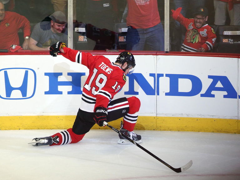 Jonathan Toews does the Ice Bucket Challenge while wake surfing