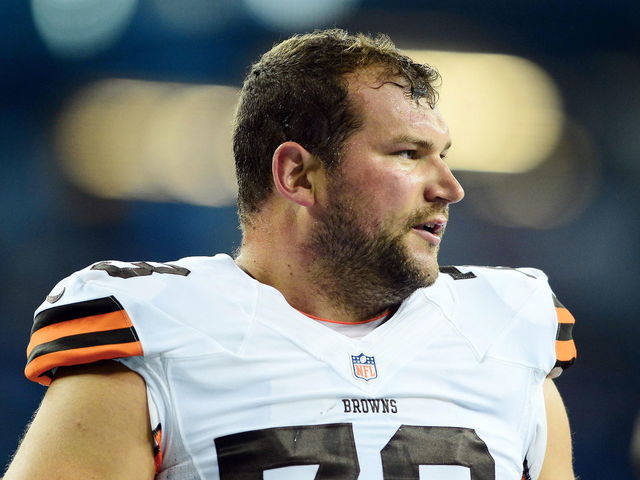 Look: Broadcast typo claims Browns' Thomas is 1st OL in NFL history