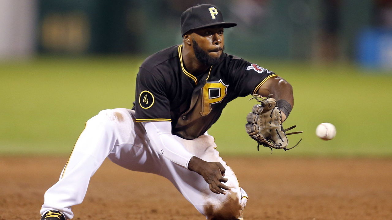 Josh Harrison leaves Pirates vs. Padres game after jamming left leg