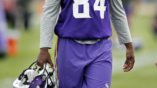 Cordarrelle Patterson bribes Matt Cassel with cookies in hopes of getting more targets