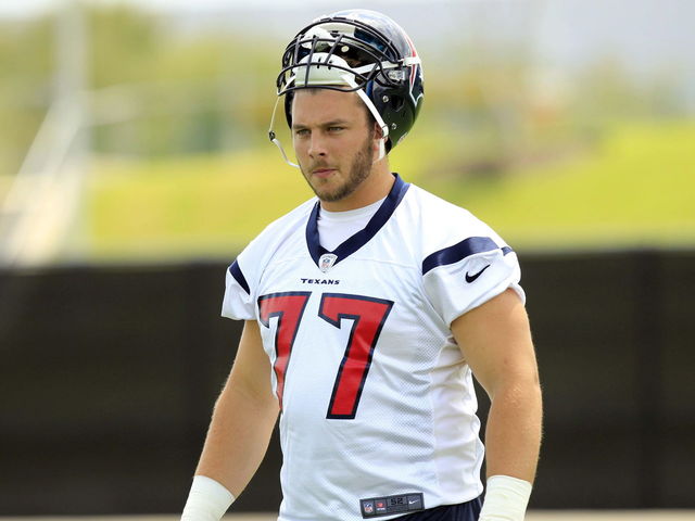Texans' Quessenberry plays 1st game since finishing cancer treatment
